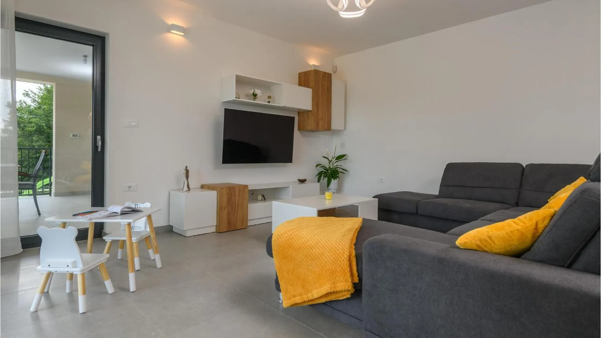 Cozy Home In Prodol With Wifi Manjadvorci Tatil Evi